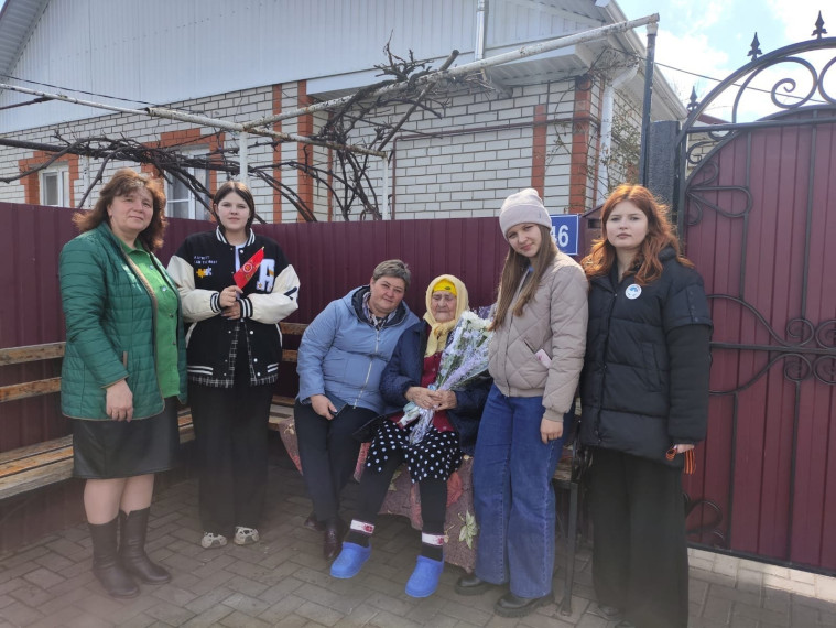 В гостях у труженицы тыла. В гостях у труженицы тыла.
